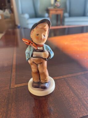 MI Hummel Club  “Lucky Fellow”